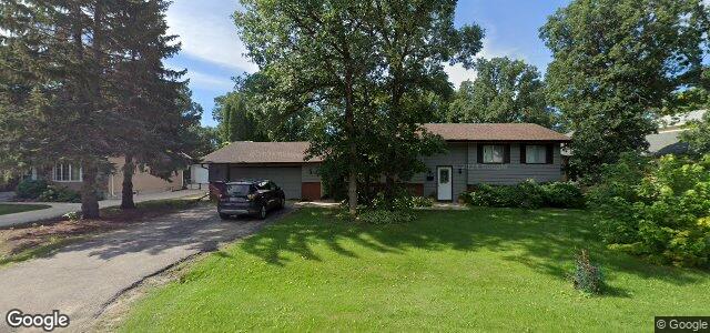 Larawan ng 332 Strood Avenue sa Winnipeg, Manitoba