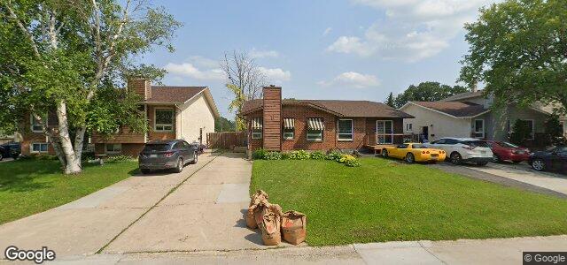 Larawan ng 34 Malcana Street sa Winnipeg, Manitoba