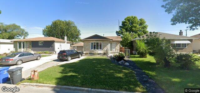 Larawan ng 393 Knowles Avenue sa Winnipeg, Manitoba