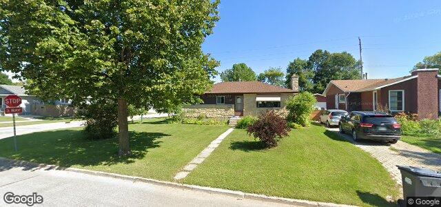 Larawan ng 419 Knowles Avenue sa Winnipeg, Manitoba