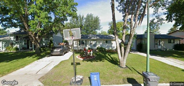 Larawan ng 49 Summerfield Way sa Winnipeg, Manitoba