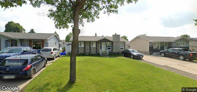 Larawan ng 62 Continental Avenue sa Winnipeg, Manitoba