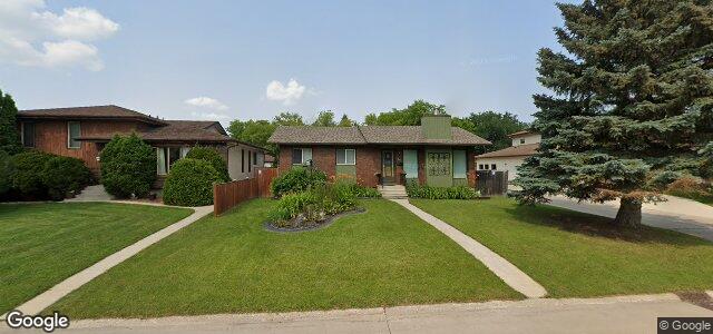 Larawan ng 84 Malcana Street sa Winnipeg, Manitoba