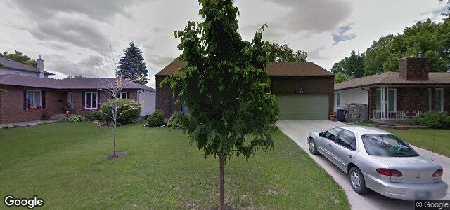 Larawan ng 90 Stoneham Crescent sa Winnipeg, Manitoba