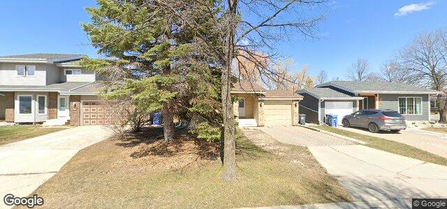 Larawan ng 100 Trowbridge Bay sa Winnipeg, Manitoba