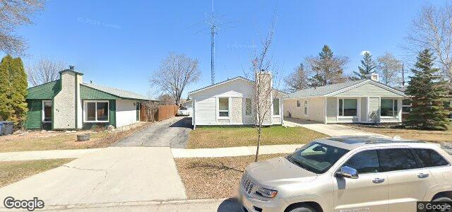 Photo of 102 Charing Cross Crescent in Winnipeg, Manitoba