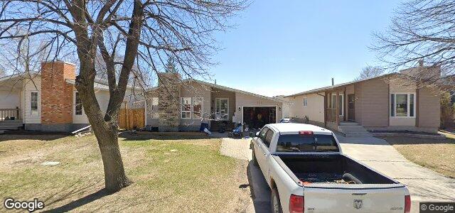 Larawan ng 102 Regis Drive sa Winnipeg, Manitoba