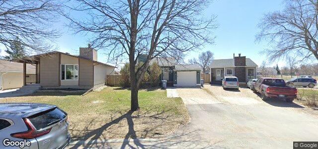 Larawan ng 110 Regis Drive sa Winnipeg, Manitoba