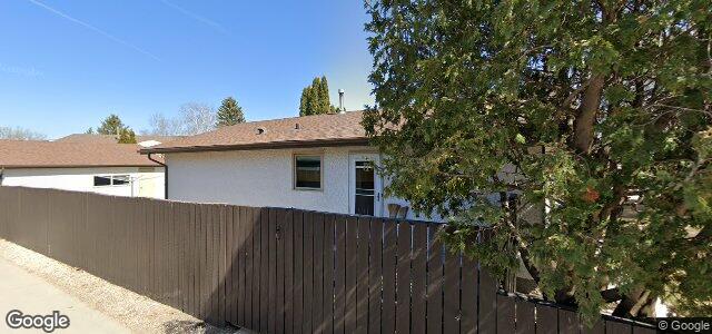 Larawan ng 131 Regis Drive sa Winnipeg, Manitoba