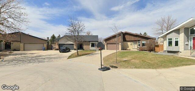 Larawan ng 18 Kinsbourne Green sa Winnipeg, Manitoba