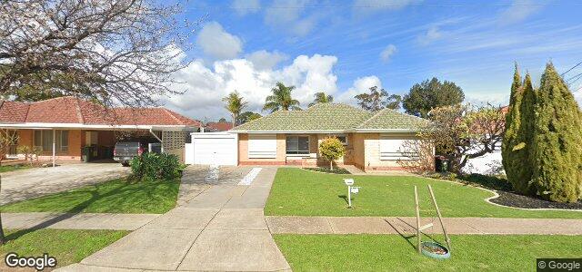 Larawan ng 3 Cummings Crescent sa Winnipeg, Manitoba