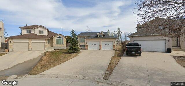 Photo of 35 Glenham Cove in Winnipeg, Manitoba