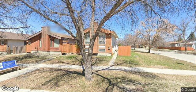 Larawan ng 45 Britannica Road sa Winnipeg, Manitoba