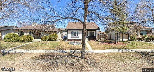 Larawan ng 69 Britannica Road sa Winnipeg, Manitoba