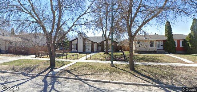 Larawan ng 74 Britannica Road sa Winnipeg, Manitoba