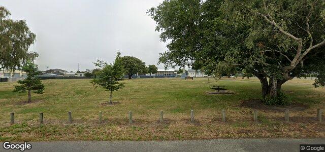 Larawan ng 11 Cass Street sa Winnipeg, Manitoba