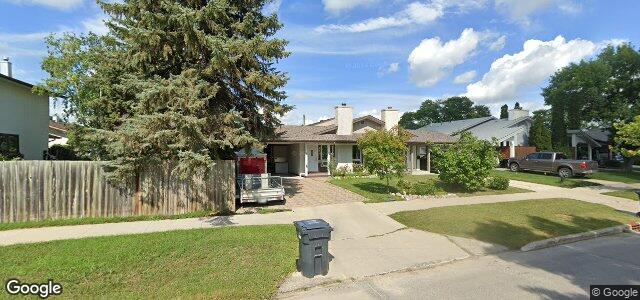 326 Barker Boulevard（加拿大曼尼托巴省温尼伯市）房屋照片