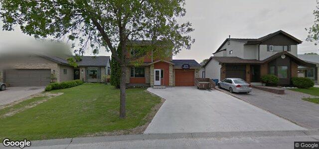 10 Pinetree Crescent（加拿大曼尼托巴省温尼伯市）房屋照片