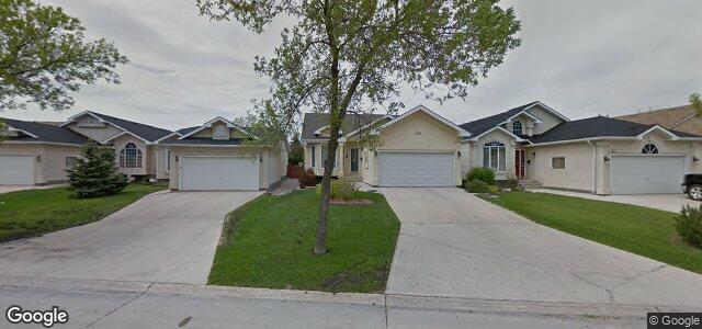 Larawan ng 100 Glencairn Road sa Winnipeg, Manitoba