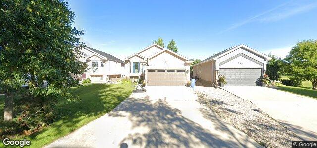 Larawan ng 102 Riverwest Road sa Winnipeg, Manitoba