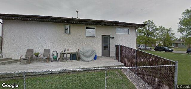 Larawan ng 110 Donan Street sa Winnipeg, Manitoba