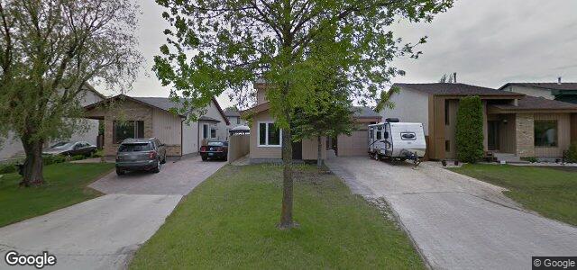 121 Spruce Thicket Walk（加拿大曼尼托巴省温尼伯市）房屋照片