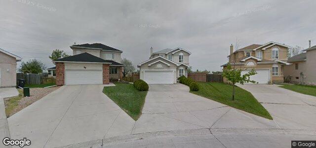 Photo of 136 Glencairn Road in Winnipeg, Manitoba