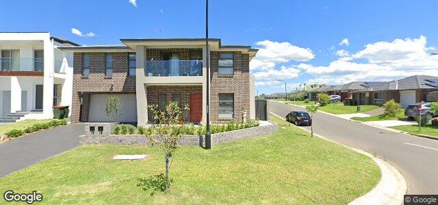 Larawan ng 18 Riverstone Road sa Winnipeg, Manitoba