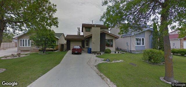 Larawan ng 23 Spruce Thicket Walk sa Winnipeg, Manitoba