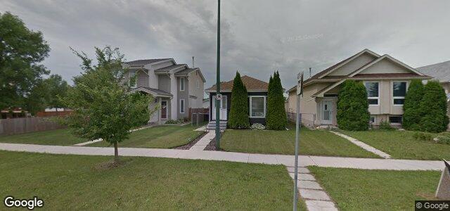 Larawan ng 240 Fernbank Avenue sa Winnipeg, Manitoba