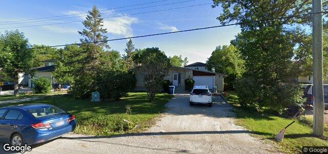 Larawan ng 275 Benn Avenue sa Winnipeg, Manitoba