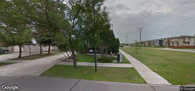 Larawan ng 3 Riverwest Road sa Winnipeg, Manitoba