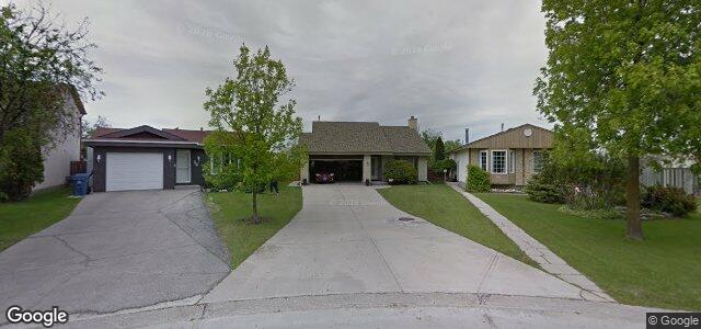 Larawan ng 30 Hearthwood Grove sa Winnipeg, Manitoba