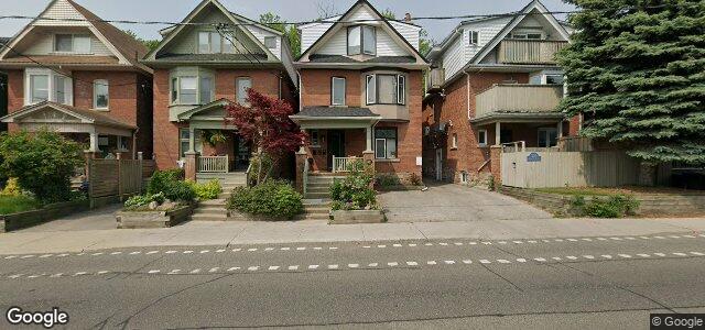 Larawan ng 302 Woodbine Avenue sa Winnipeg, Manitoba