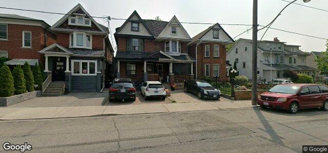 Larawan ng 319 Woodbine Avenue sa Winnipeg, Manitoba