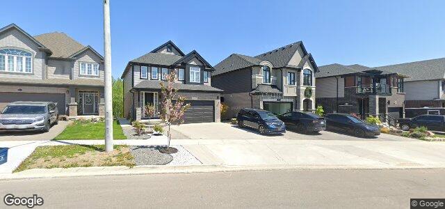 Larawan ng 333 Woodbine Avenue sa Winnipeg, Manitoba