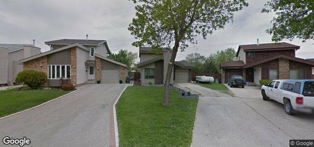 Larawan ng 35 Spruce Thicket Walk sa Winnipeg, Manitoba