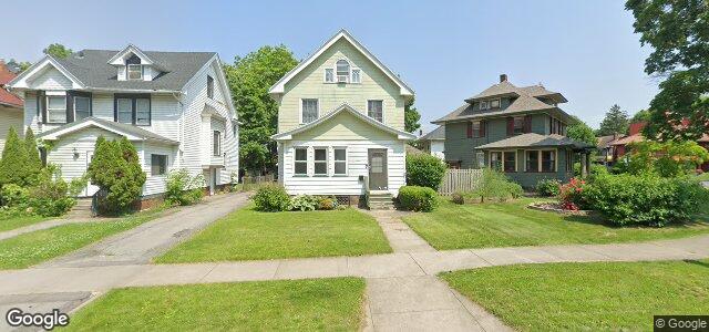 Larawan ng 352 Woodbine Avenue sa Winnipeg, Manitoba