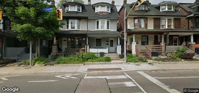 Larawan ng 366 Woodbine Avenue sa Winnipeg, Manitoba