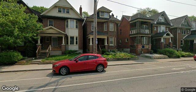 Larawan ng 383 Woodbine Avenue sa Winnipeg, Manitoba