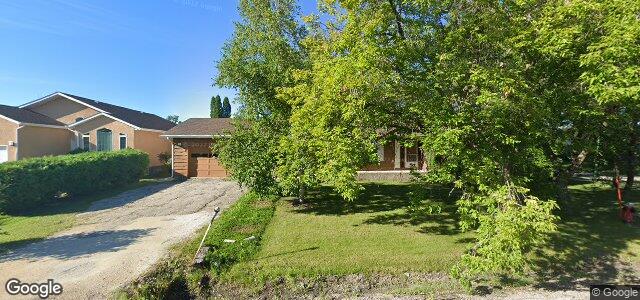 Larawan ng 400 Benn Avenue sa Winnipeg, Manitoba