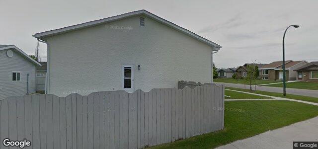 Larawan ng 47 Red Maple Road sa Winnipeg, Manitoba