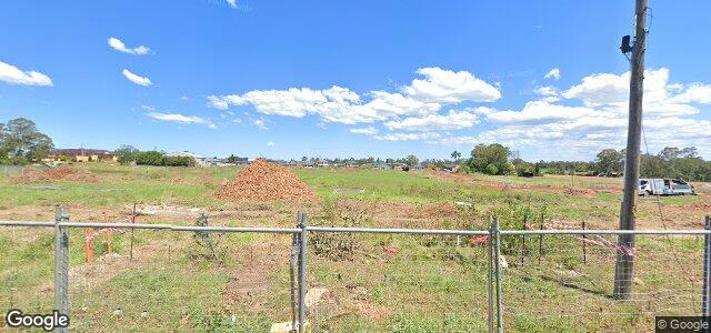 64 Riverstone Road（加拿大曼尼托巴省溫尼伯市）房屋照片