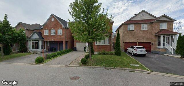 Photo of 28 Knotwood Crescent in Winnipeg, Manitoba