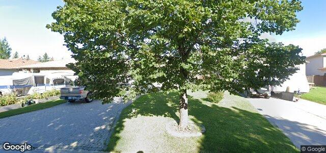 Larawan ng 35 Sandalwood Crescent sa Winnipeg, Manitoba