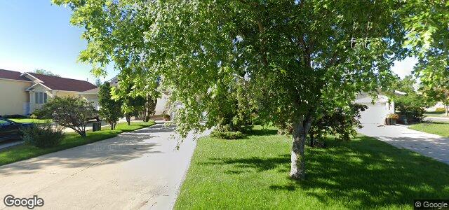 Larawan ng 76 Red River Boulevard sa Winnipeg, Manitoba