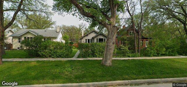 Larawan ng 305 Clare Avenue sa Winnipeg, Manitoba