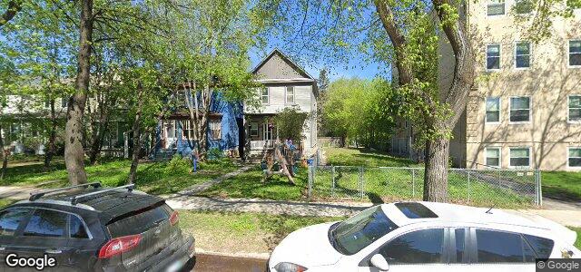 Larawan ng 387 Brandon Avenue sa Winnipeg, Manitoba
