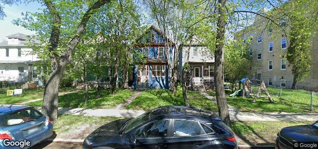 Larawan ng 389 Brandon Avenue sa Winnipeg, Manitoba