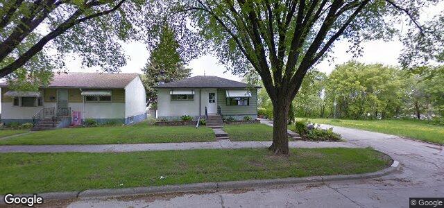 Larawan ng 389 Woodward Avenue sa Winnipeg, Manitoba